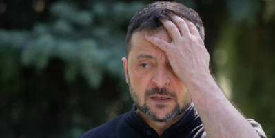 إما التوقيع أو الرحيل.. إنذار أمريكي «مذل» لزيلينسكي