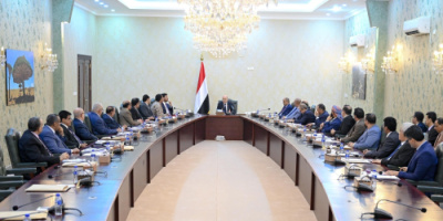 حكومة بلا نساء: العليمي يصف الأمر بـ «خلل قانوني» ويطالب بالتصحيح الفوري