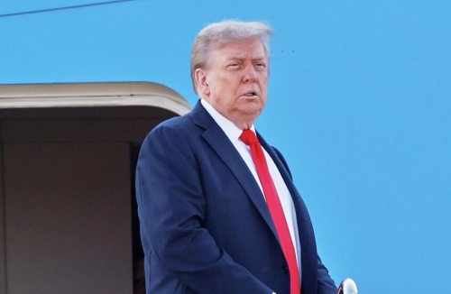 لم يكن الأمر سهلاً.. ترامب يكشف مفاجأة كبرى بشأن حرب أوكرانيا خلال «عفو الديك الرومي»