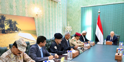 خطة «المواجهة الشامل».. العليمي يستنفر الجيش والأمن لعملية كبرى