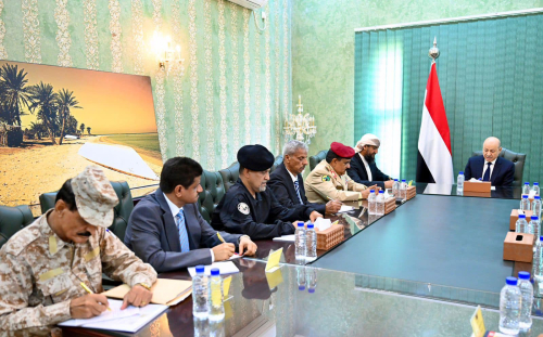 خطة «المواجهة الشامل».. العليمي يستنفر الجيش والأمن لعملية كبرى