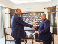 المهمة الكبرى.. الزُبيدي يسلم الخنبشي مفاتيح الاستقرار في حضرموت