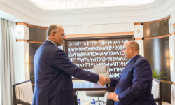 المهمة الكبرى.. الزُبيدي يسلم الخنبشي مفاتيح الاستقرار في حضرموت