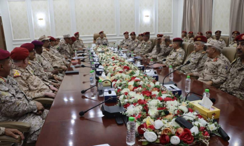 لم يعد هناك وقت للمجاملات.. وزير الدفاع الداعري يفجر مفاجأة بشأن ما يحدث في حضرموت والمهرة