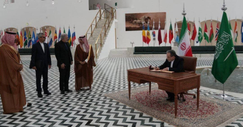 اتفاق مسقط: تحالف سري بين الشرعية الإخوانية والحوثيين بإدارة إيرانية - سعودية