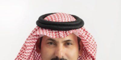 السفير آل جابر يتهم عيدروس الزبيدي بتقويض جهود السلام وعرقلة وصول وفد سعودي إلى عدن