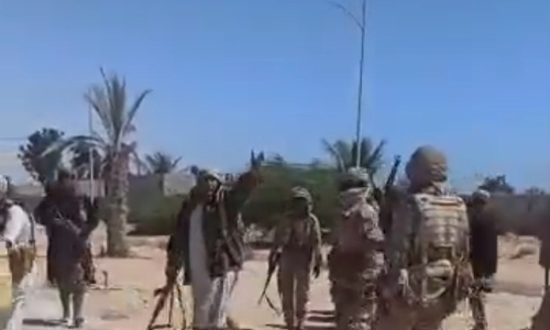 القاعدة والإخوان يغزون حضرموت.. إعدامات ميدانية للأسرى وسقوط مناطق بيد عناصر التنظيمات الإرهابية