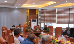 الوكيل المنصوري يشدد على تعزيز المنظومة الأمنية وتحسين الخدمات العامة في خور مكسر