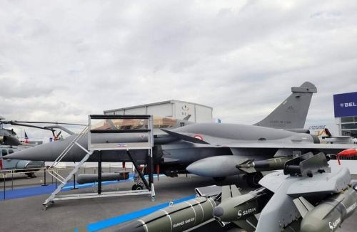 خطر في سماء القاهرة.. لماذا هددت إسرائيل صفقة المقاتلات الفرنسية المتجهة لـ مصر؟