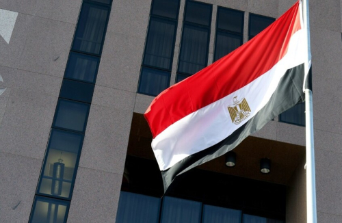 السفير الأمريكي في تل أبيب يعلن سيطرة إسرائيل على 7 دول عربية ومصر تتحرك عسكرياً