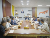 محافظ عدن يوجه شركة الغاز والصناعة بمعالجات عاجلة ورفض قاطع للحلول المؤقتة