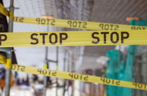 النومة القاتلة.. أب إيطالي يستيقظ ليجد طفلته جثة هامدة بين يديه