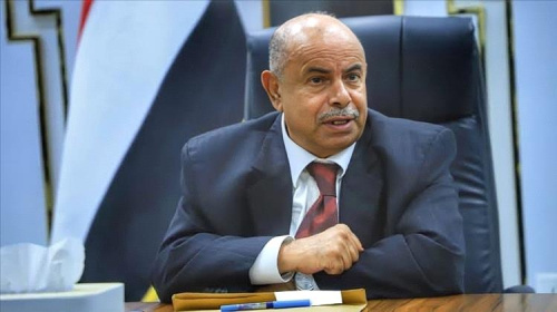 محافظ حضرموت سالم الخنبشي يحظر رفع صور الزُبيدي ويفتح ملف ملاحقة منتسبي "الانتقالي" قضائياً