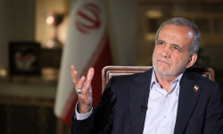 الرئيس الإيراني لماكرون: طهران لم تبدأ الحرب ولن تستسلم