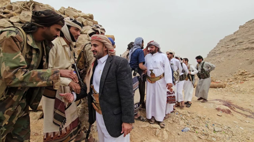 قيادة مقاومة مأرب تعايد الأبطال في الصفوف الأمامية بجبهات القتال.. وتؤكد الجاهزية للمعركة