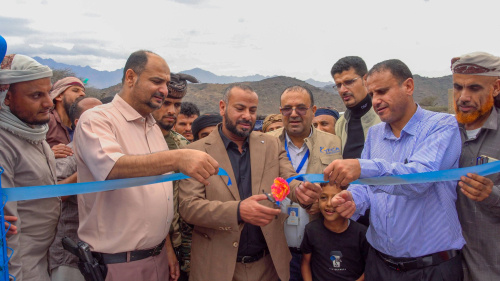 اللواء القُبَّة يفتتح محطة معالجة مياه في ثوبة ويتفقد مشاريع مياه في قرى بمديرية الضالع