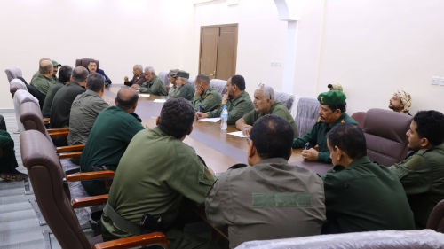 مدير أمن عدن يترأس اجتماعًا موسعًا لمدراء مراكز الشرطة ويشدد على تصعيد الحملات الأمنية وضبط الظواهر الخطرة