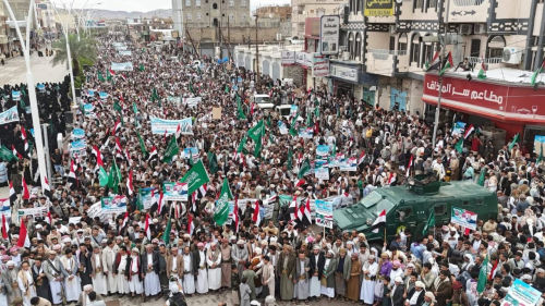 عبدالله العليمي: حشود تعز ومأرب رسالة وفاء للسعودية وموقف شعبي يمني صريح ضد المشروع الإيراني