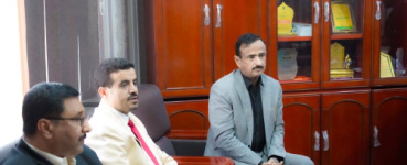 المحافظ بن الوزير يترأس اجتماعًا لتعزيز الاستقرار التمويني وضبط أسعار السلع في شبوة