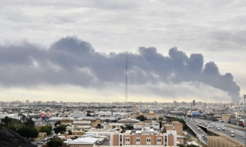 صواريخ باليستية ومسيرات فوق مجمع الوزارات.. تفاصيل &laquo;الهجوم الكبير&raquo;