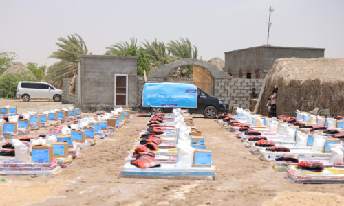 تعز: الوصول الإنساني تقدم مساعدات إغاثية غذائية وايوائية لمتضرري السيول والامطار في المخا