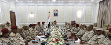 وزير الدفاع يعقد اجتماعاً بهيئتي العمليات الحربية والعمليات المشتركة 