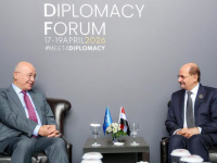 رئيس الوزراء وزير الخارجية يلتقي المفوض السامي للأمم المتحدة لشؤون اللاجئين