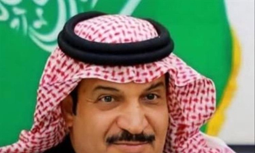 تصعيد غير مسبوق.. قيادي سعودي يهدد الجنوبيين بفرض الوصاية بالقوة وإعادة رشاد العليمي إلى عدن
