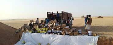 حضرموت: جمارك منفذ الوديعة تتلف بضائع منتهية وممنوعة بقيمة 46 مليون ريال