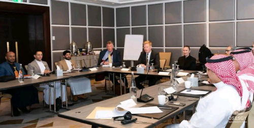 تحركات الانتقالي في واشنطن تربك الرياض والحوثي.. مفاوضات عمّان تكشف ملامح صفقة تتجاوز الجنوب وثرواته