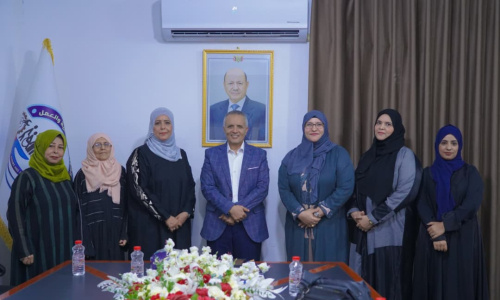 وزير الشؤون الاجتماعية والعمل يناقش مع رئيسة اللجنة الوطنية للمرأة تعزيز الشراكة وتطوير سياسات التمكين