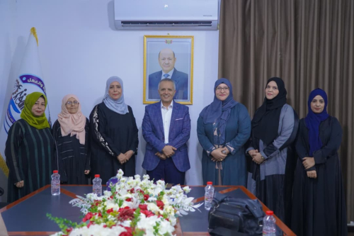 وزير الشؤون الاجتماعية والعمل يناقش مع رئيسة اللجنة الوطنية للمرأة تعزيز الشراكة وتطوير سياسات التمكين