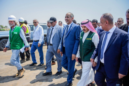 عضو مجلس القيادة محمود أحمد سالم الصبيحي يتفقد سير العمل في وزارة النقل وميناء المعلا ومطار عدن الدولي