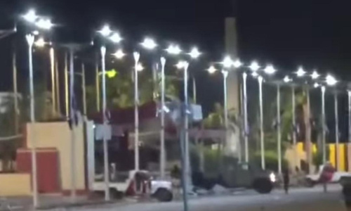 بتوجيهات الشهراني والجمالي.. قوات العمالقة والأمن الوطني تقتحم ساحة العروض بعدن وتمزّق صور الزبيدي وتُنزل أعلام الجنوب