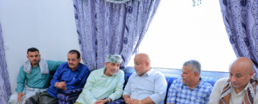 عضو مجلس القيادة محمود الصبيحي يزور اسر الشهيدين علي عنتر وعلي هادي والفقيد سعيد صالح