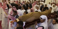 تشييع بلا علم&hellip; أسرة الرئيس هادي  ترفض لفّ جثمانه بعلم اليمن بعد إساءات النخب الشمالية
