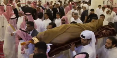 تشييع بلا علم&hellip; أسرة الرئيس هادي  ترفض لفّ جثمانه بعلم اليمن بعد إساءات النخب الشمالية