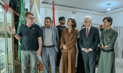 سفير ألمانيا يشيد بجهود مسام خلال زيارة إلى مأرب .. ويؤكد بأن نزع الألغام ضرورة إنسانية لحماية المدنيين في اليمن