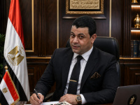 الكاتب المصري إبراهيم العتر يهاجم السياسات الأمريكية الإسرائيلية ويدعو الشعب الأمريكي للإطاحة بـ "ترامب"