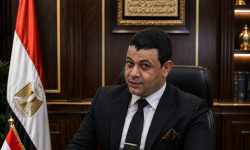 الكاتب المصري إبراهيم العتر يهاجم السياسات الأمريكية الإسرائيلية ويدعو الشعب الأمريكي للإطاحة بـ "ترامب"