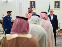 من حلف مكة للدفاع المشترك إلى طهران.. السعودية تستنجد بإيران بعد عجزها عن حماية أراضيها ومنشآتها الحيوية!